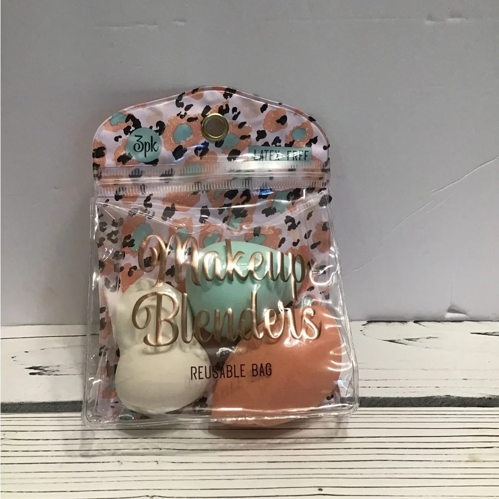 3pk Makeup Blenders with Leopard Print Bag